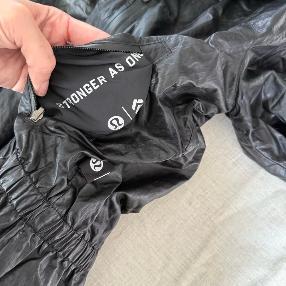 Lululemon Stronger as One Jacket *lululemon X Barrys Matte Black Foil